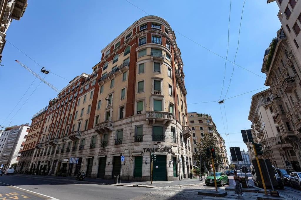 Duomo-San Babila-Tribunale Wifi-Netflix Milão Exterior foto